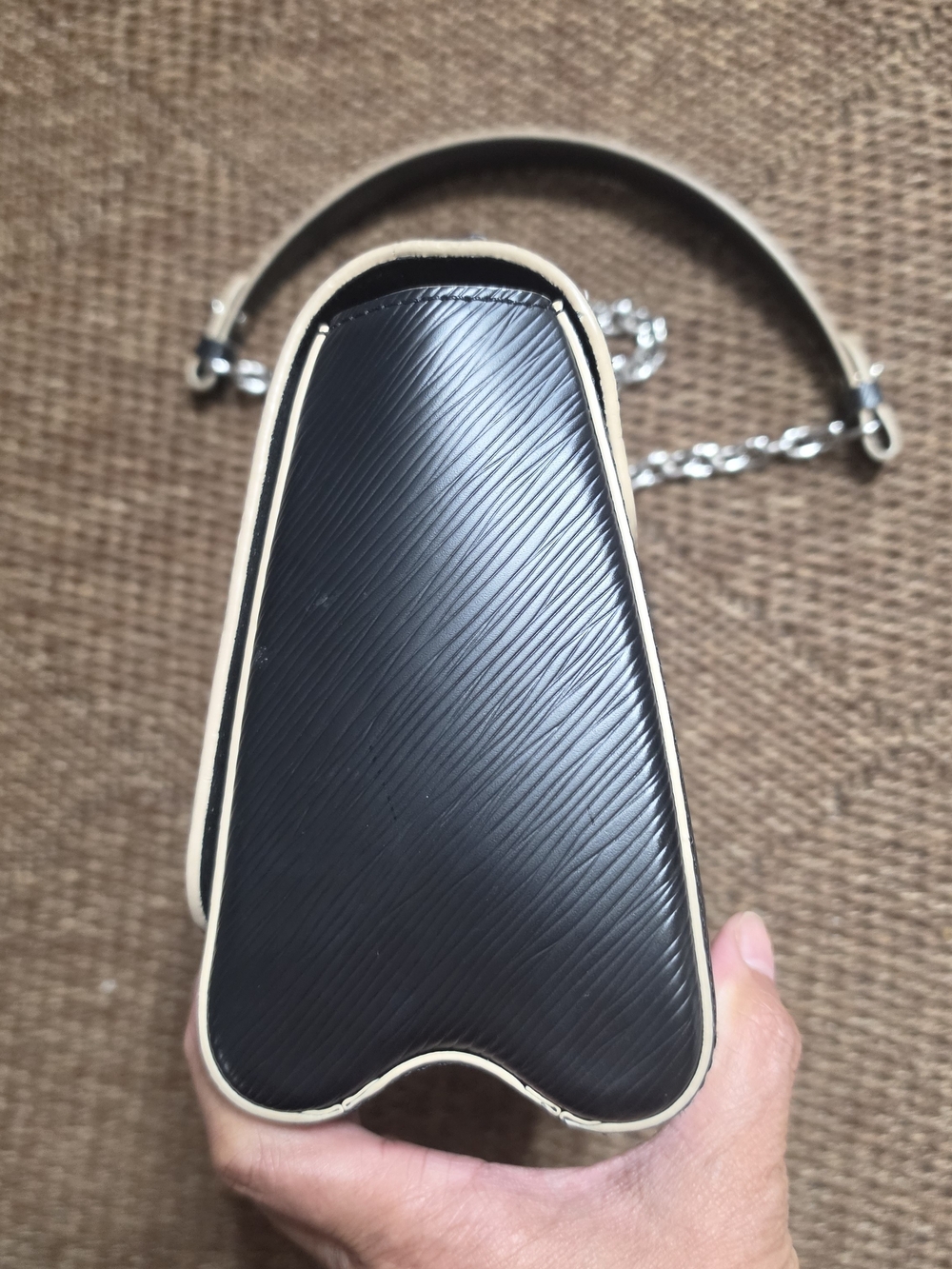 Louis Vuitton Black Epi Leather Chain Shoulder Bag Limited Edition - Picture 6 of 8